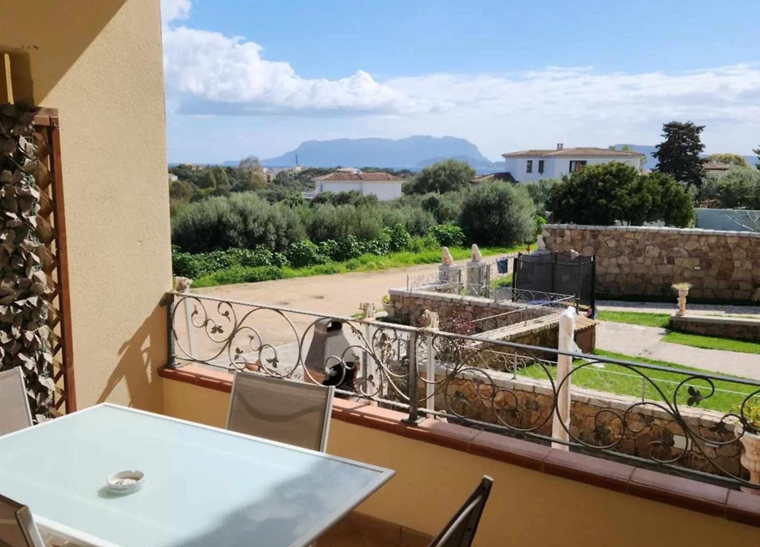 Casa Vacanza Conchiglia Pittulongu オルビア
